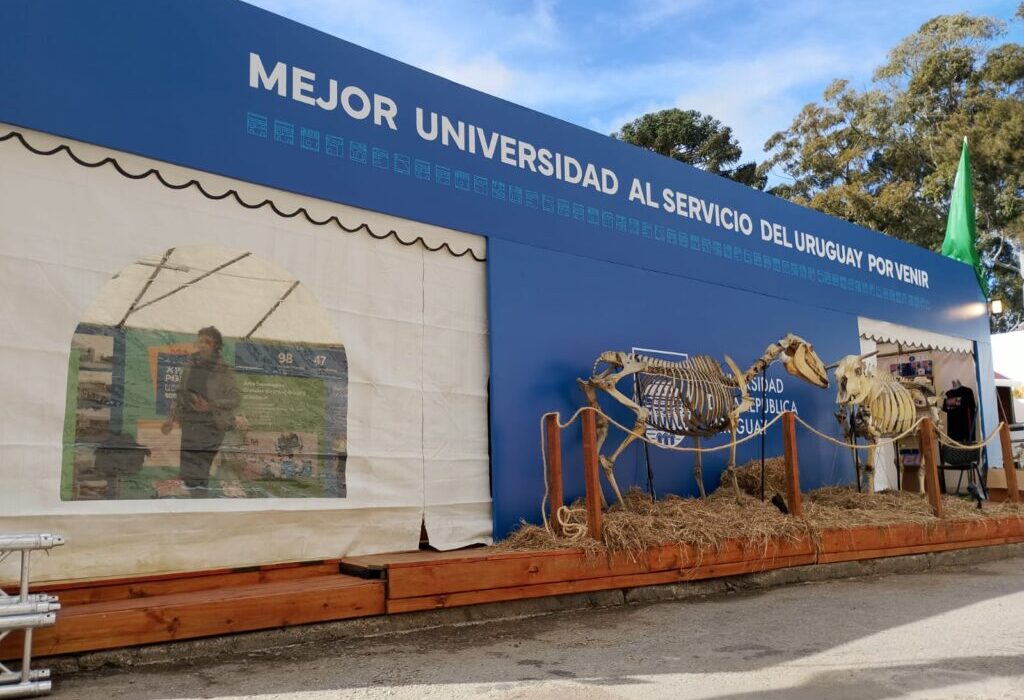 Stand de la Udelar en la Expo Rural del Prado 2025
